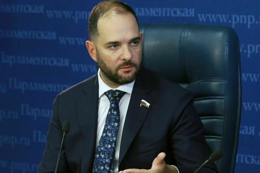 Александр Мажуга.