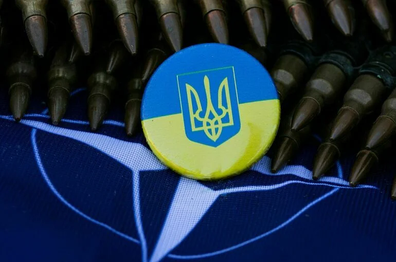 СВР: В НАТО готовят операцию по дискредитации Зеленского