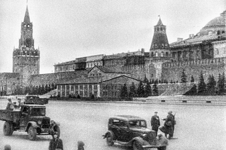 Крыши Кремля в виде дорог: как прятали от фашистов объект номер один