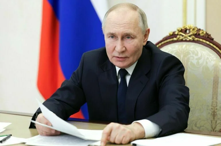 Путин предложил разрешить получать педобразование в классических университетах
