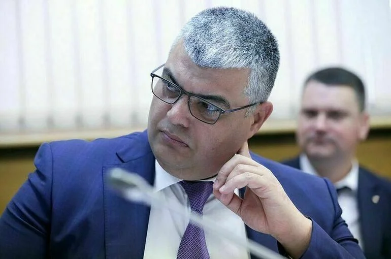 Каплан Панеш.