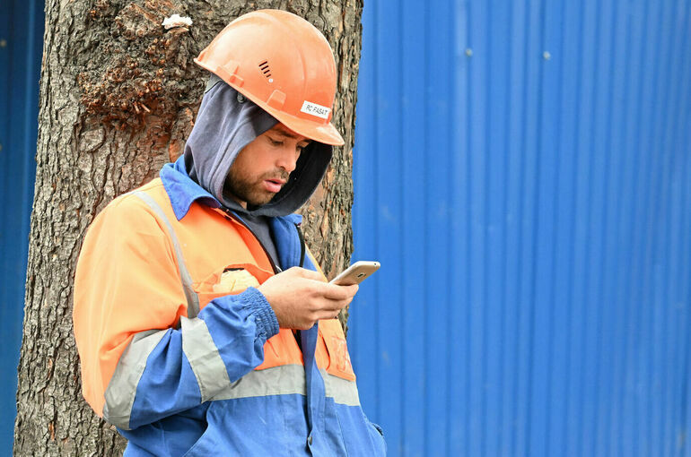 ЛДПР предлагает взимать с мигрантов госпошлину за сертификат по русскому языку