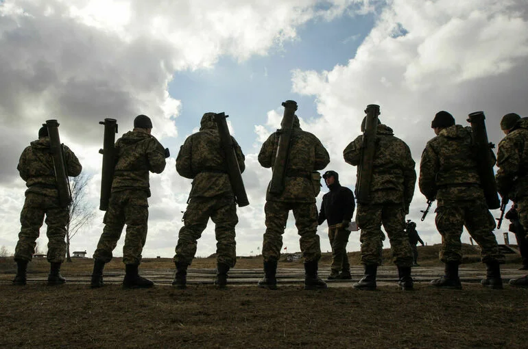 Минобороны Украины открыло набор на контракт мужчин 18-24 лет