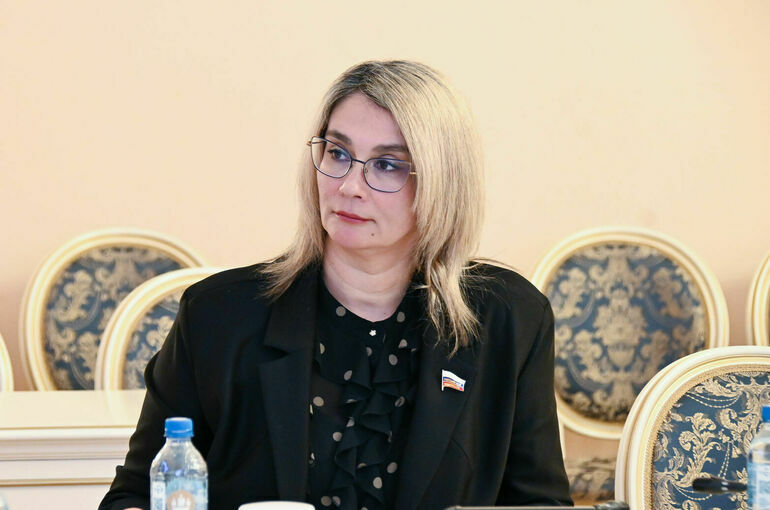 Сенатор Косихина призвала отказаться от ящиков для «валентинок» в вузах и школах