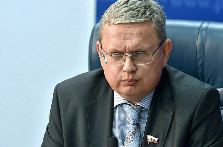 Депутат Делягин спрогнозировал минимальный курс доллара в 85 рублей