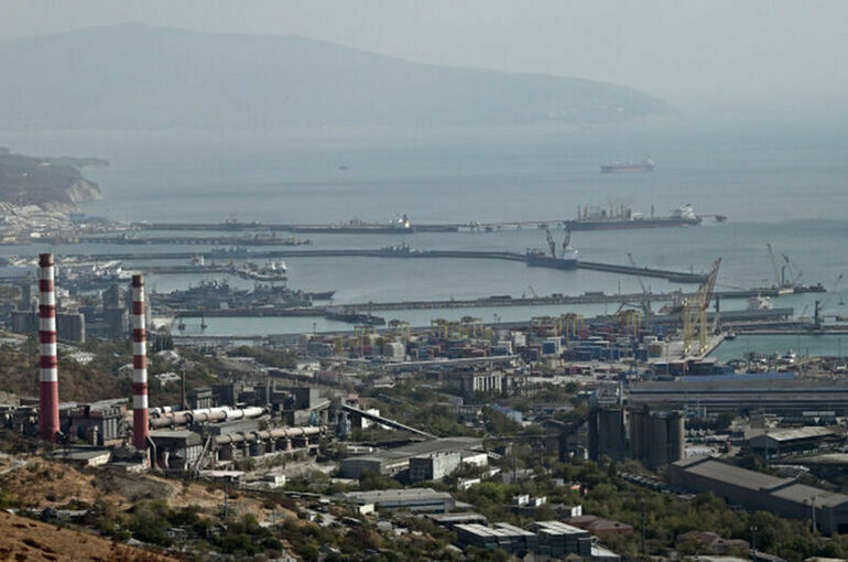 Судно с дизтопливом затонуло в порту Новороссийска