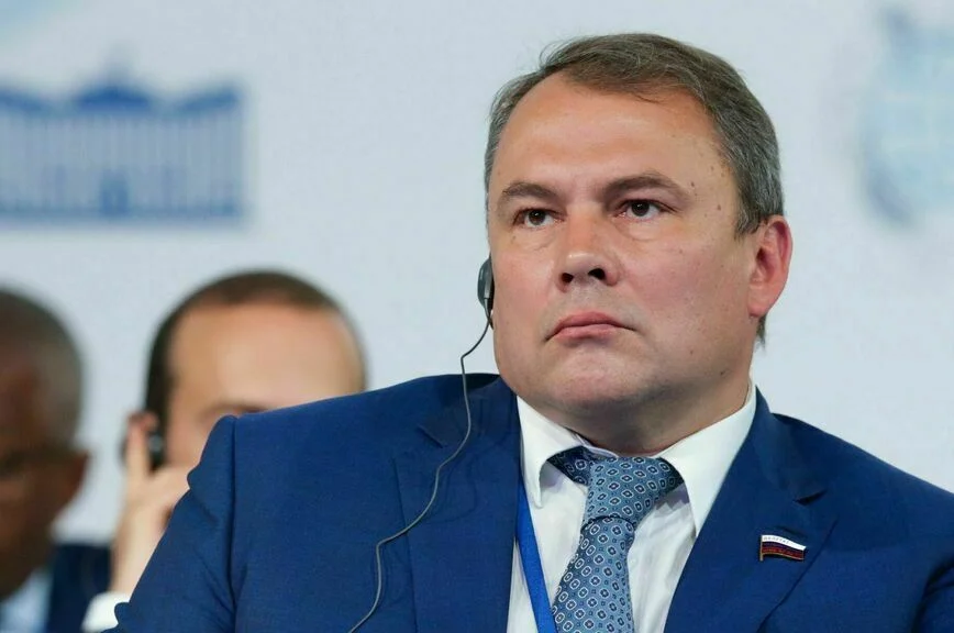Петр Толстой.