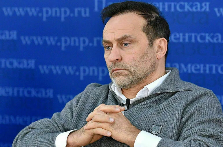 Дмитрий Свищев.