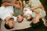 Систему сертификатов для семей с детьми и беременных предложили расширить