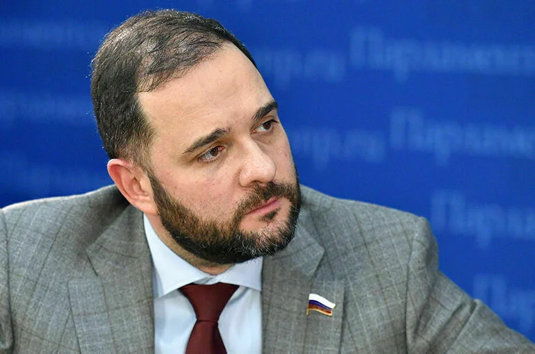 Депутат Мажуга предложил способ снижения зависимости школьников от репетиторов