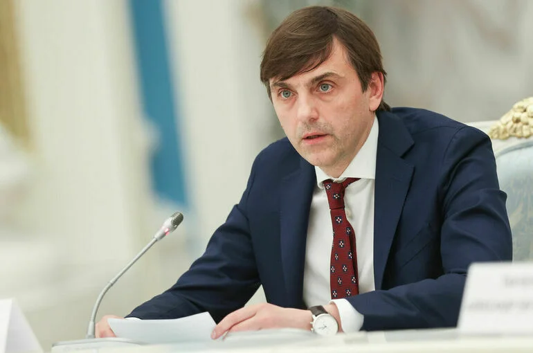 Кравцов: 96 тысяч педагогов нужно заместить до 2030 года