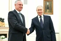 Путин в Кремле поздравил Гунбу с победой на выборах президента Абхазии
