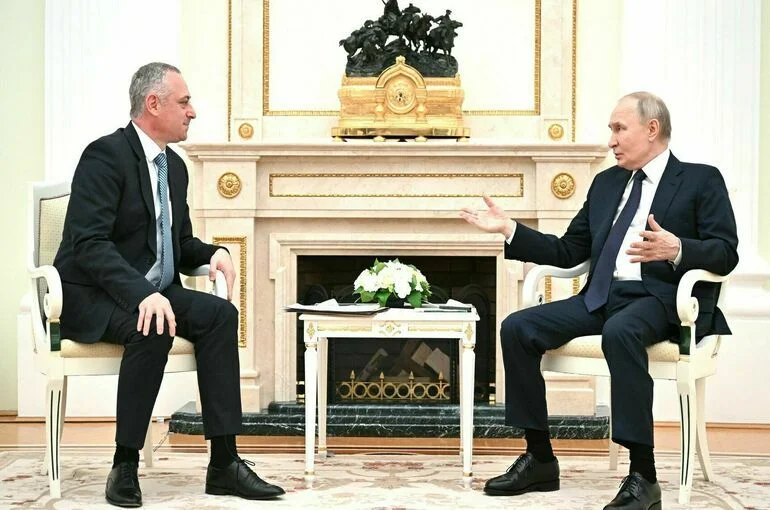 Путин заявил, что Россия поддержит Абхазию поставками электричества