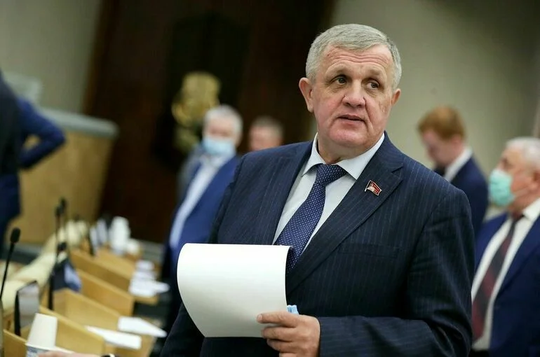 Депутат Коломейцев назвал решения, которые изменят ситуацию на рынке труда