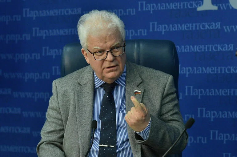 Сенатор Чижов: Европа решила перевооружиться из-за новой администрации США