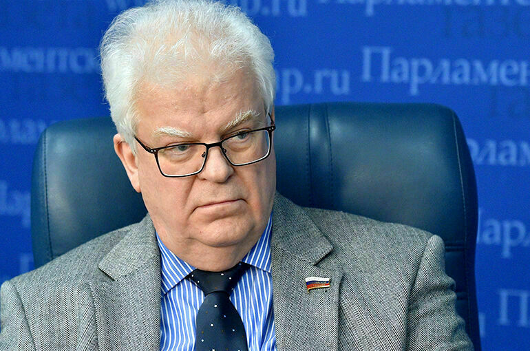 Сенатор Чижов: Евросоюз хочет добиться лояльности Словакии за счет поставок газа