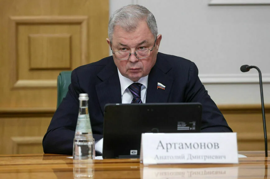 Анатолий Артамонов.