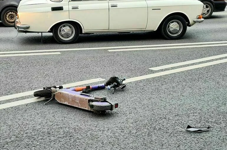 Самокатчикам предпишут замедляться при виде пешеходов