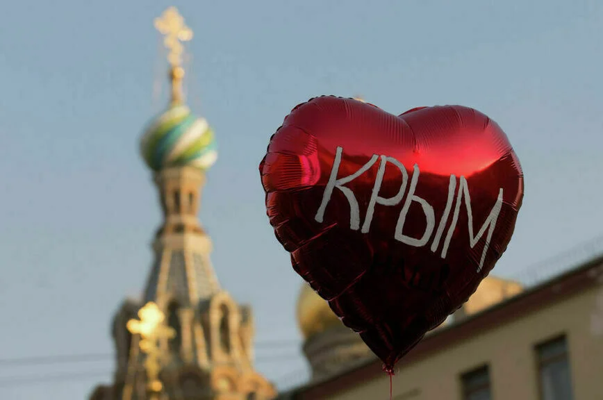 «Крымскую весну» в Москве встретят пловом с мидиями, а Симферополь поздравит телебашня