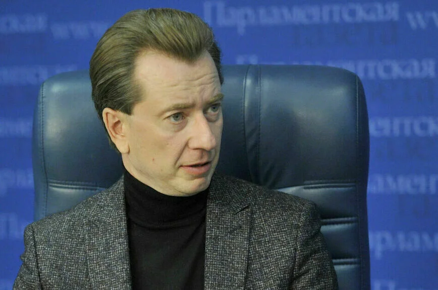 Владимир Бурматов.