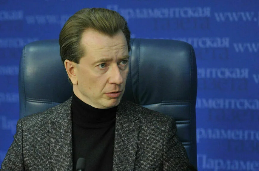 Владимир Бурматов.