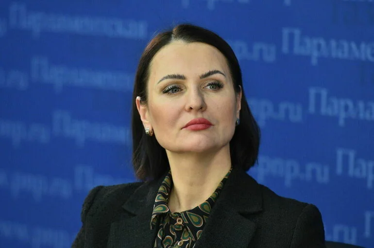 Депутат Буцкая призвала соблюдать правила размещения детей в самолетах