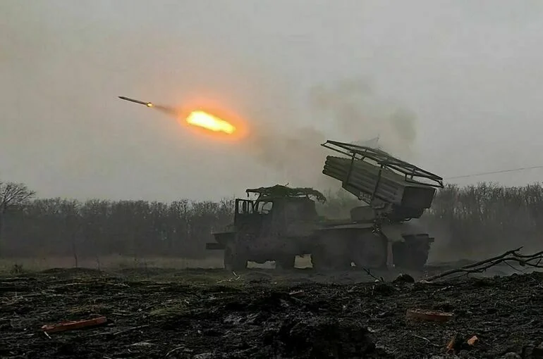 Армия России поразила воинский эшелон с боеприпасами и вооружением ВСУ