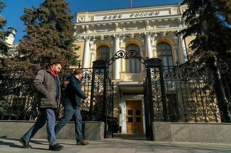 Центробанк сообщил о снижении напряженности на рынке труда