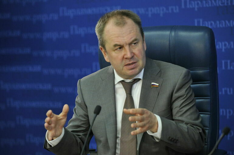 Депутат Наумов рассказал о выгоде от возможных игр между командами КХЛ и НХЛ