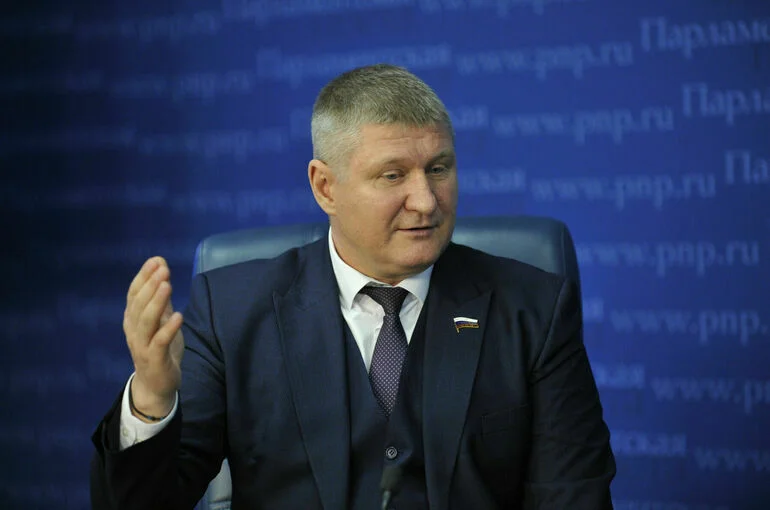 Депутат Шеремет допустил, что Украина может начать шантажировать Великобританию