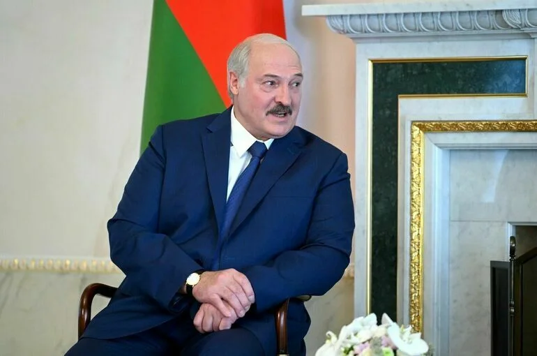 Лукашенко поздравил Путина с Днем единения народов двух стран