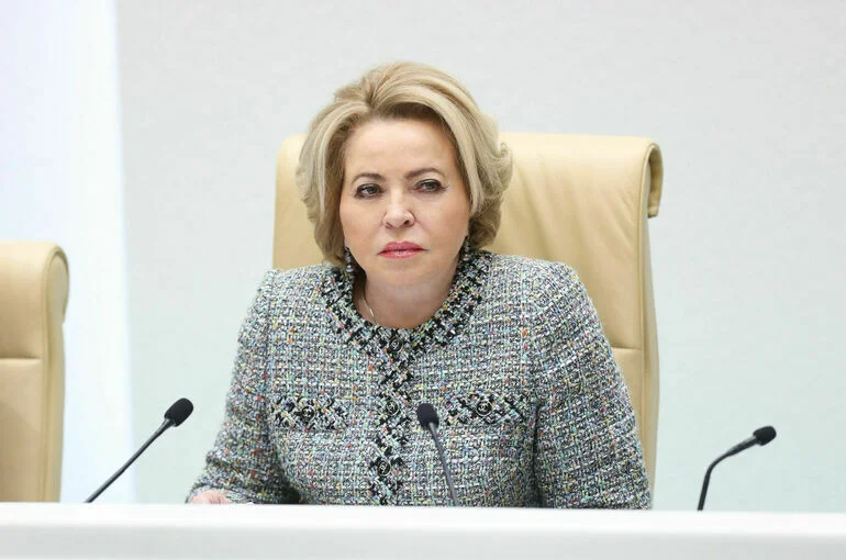 Матвиенко предложила ввести штрафы за задержку доставки писем приставов