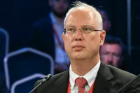Дмитриев сообщил, что 2-3 апреля проводит встречи с представителями Трампа