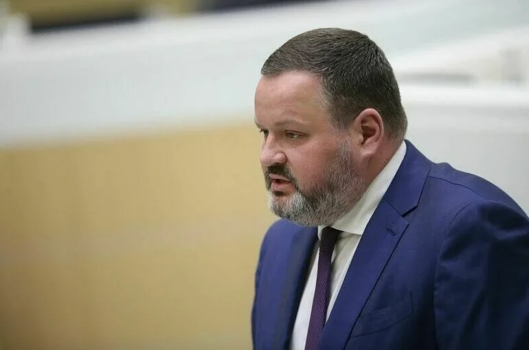 Котяков объяснил, зачем регионы вводят выплаты для беременных школьниц