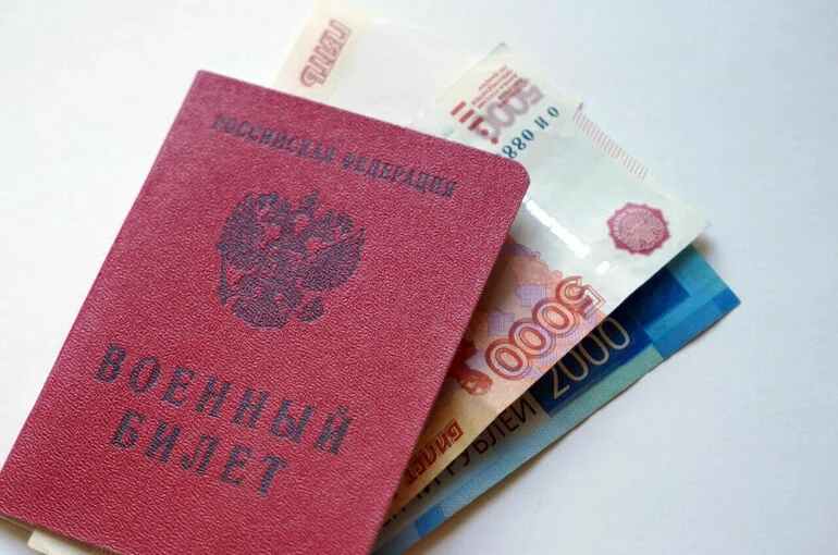 Надбавки и оклад: как рассчитать военную пенсию