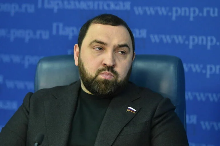 Депутат Хамзаев: Запрет на продажу алкоголя можно распространить на выходные
