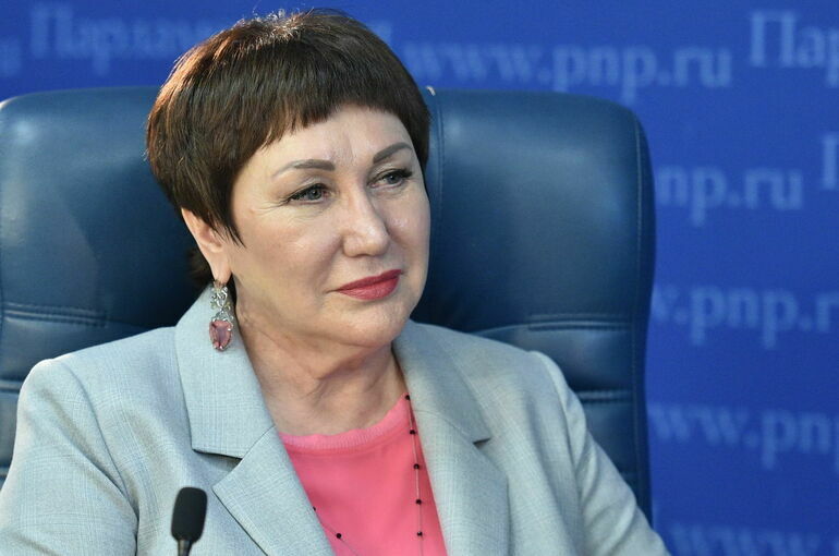 Сенатор Перминова: Беременные должны бесплатно получать юридическую помощь