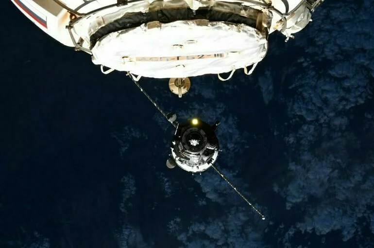 ЛДПР предложила разрешить космонавтам выходить на пенсию на 5 лет раньше