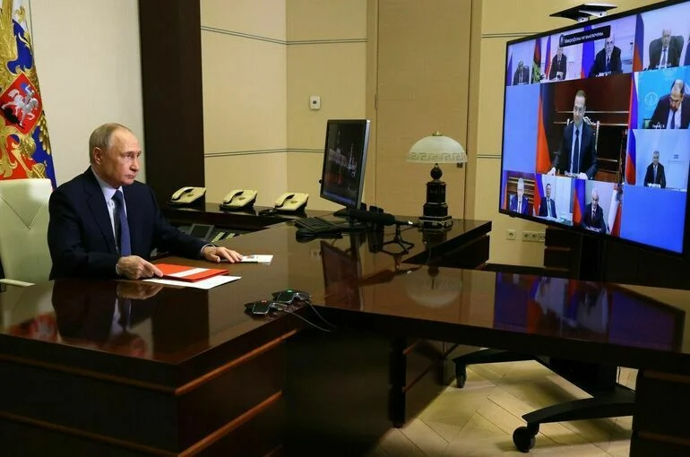 Путин обсудил с Совбезом противодействие вовлечению несовершеннолетних в преступления