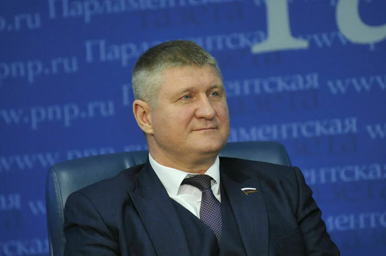 Депутат Шеремет: Украине нужно временное правительство