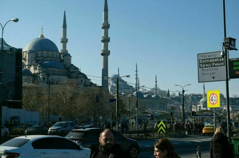 В Стамбуле продолжаются подземные толчки после землетрясения
