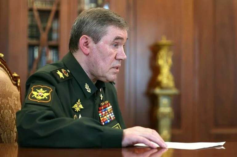 Герасимов доложил Путину о завершении операции по освобождению Курской области