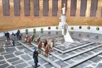 Возложение цветов к Вечному огню на Мамаевом кургане. Автор: Игорь Самохвалов/ПГ