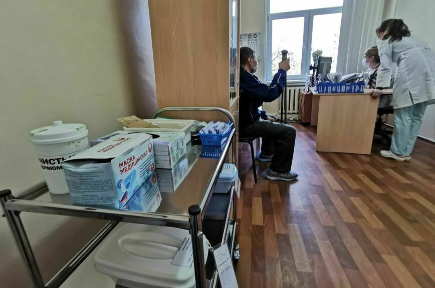 Счетная палата выявила завышенные зарплаты медиков-управленцев