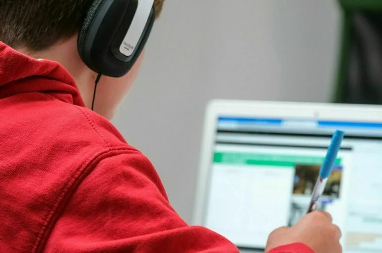 Как используют искусственный интеллект школьники и студенты