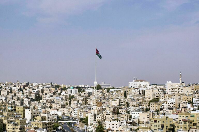 Владелец танкера Seven Pearls работает над эвакуацией экипажа с россиянами