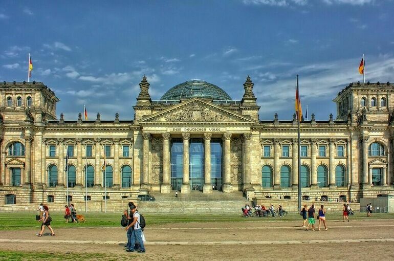 Вагенкнехт надеется, что Мерц не станет канцлером