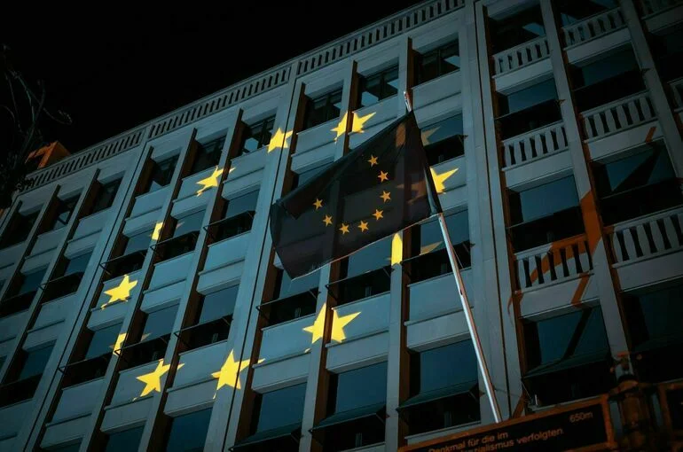 Глава Еврокомиссии призвала ускорить присоединение Украины к ЕС
