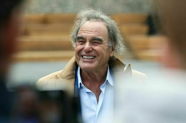 Оливер Стоун планирует посетить парад Победы в Москве