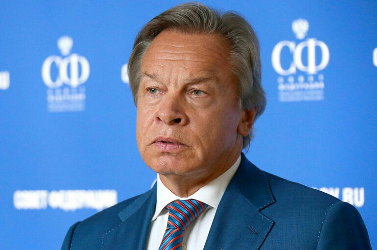 Сенатор Пушков сравнил реакцию Трампа и Макрона на предложение Путина